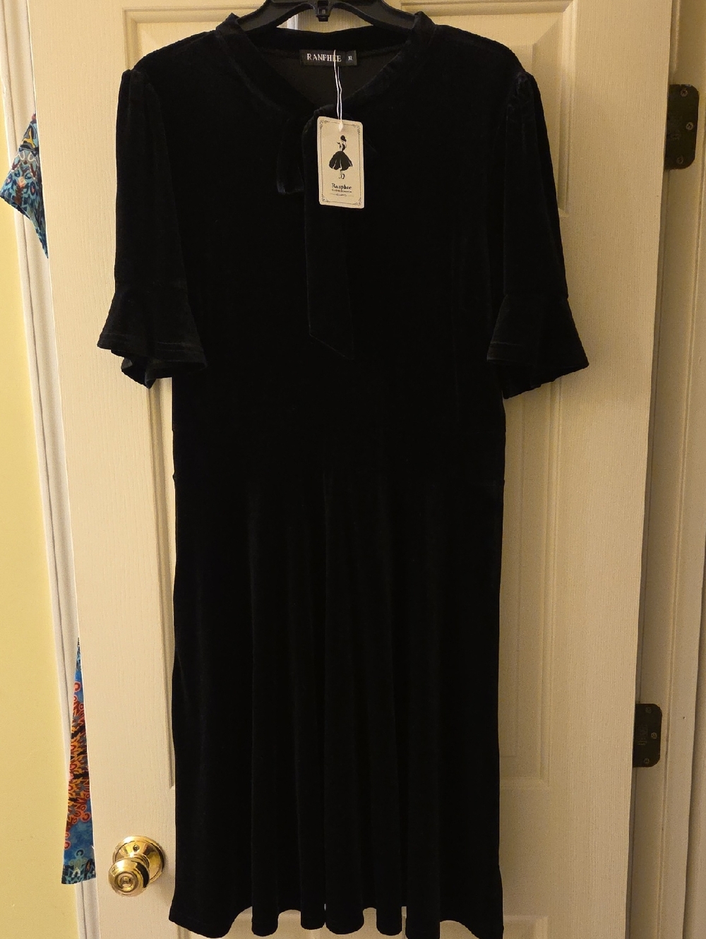 Rampage Black Velvet Midi Dress with Neck Tie XL. New With Tags